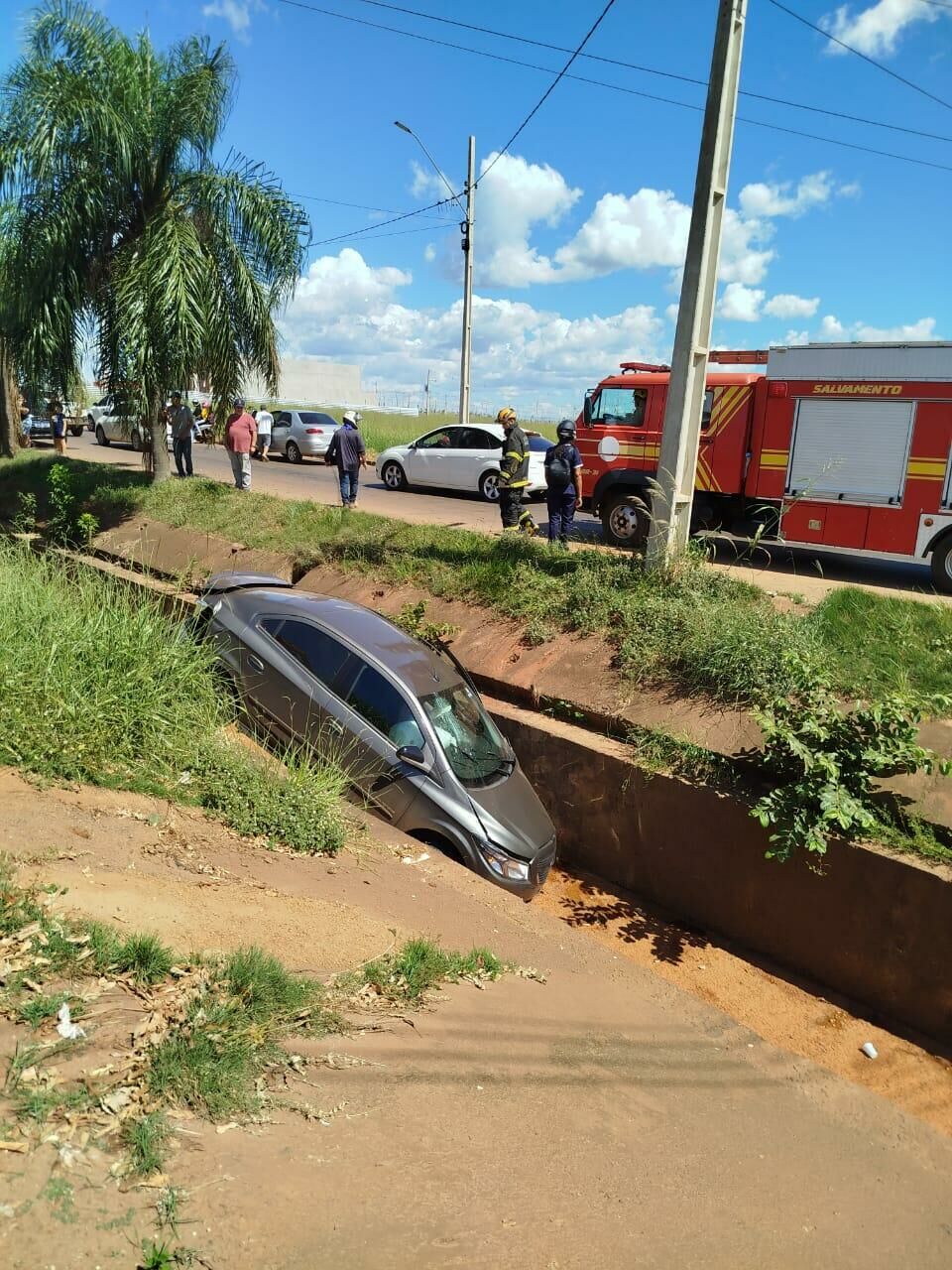 Imagem de compartilhamento para o artigo Acidente: quatro carros envolvidos em engavetamento deixa seis feridos em Chapadão do Sul da MS Todo dia